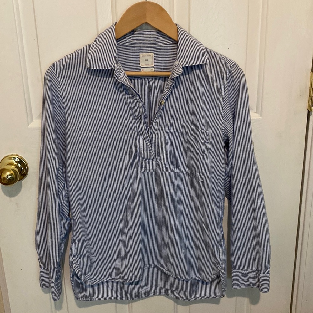 Gap popover shirt Women’s size S